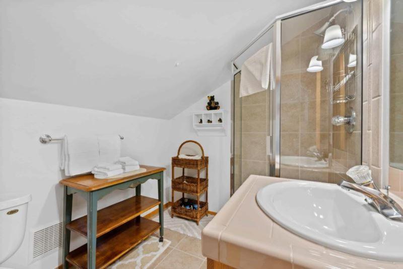 Ridgepoint Townhome 198 By East West Hospitality ビーバークリーク エクステリア 写真