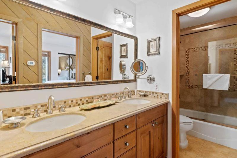 Ridgepoint Townhome 198 By East West Hospitality ビーバークリーク エクステリア 写真