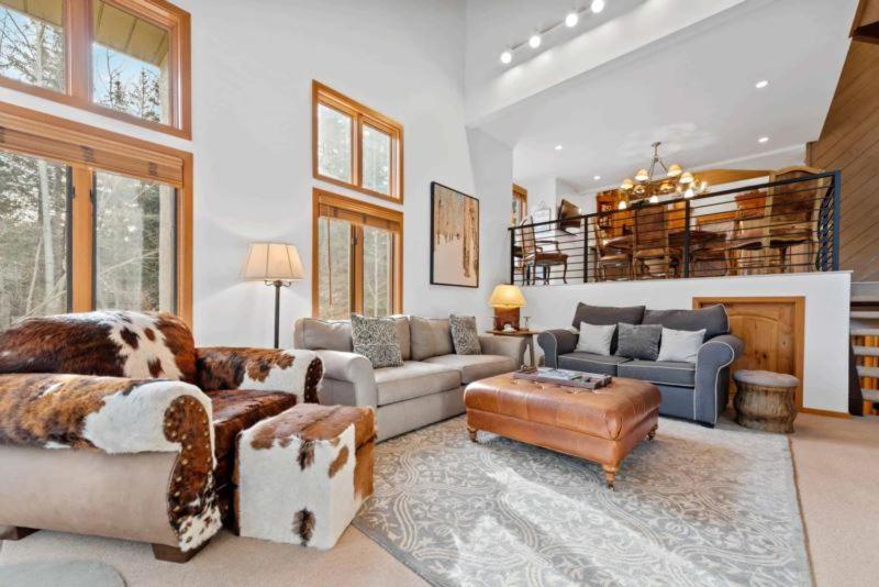 Ridgepoint Townhome 198 By East West Hospitality ビーバークリーク エクステリア 写真