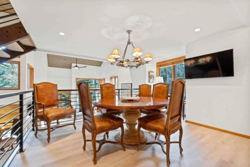 Ridgepoint Townhome 198 By East West Hospitality ビーバークリーク エクステリア 写真